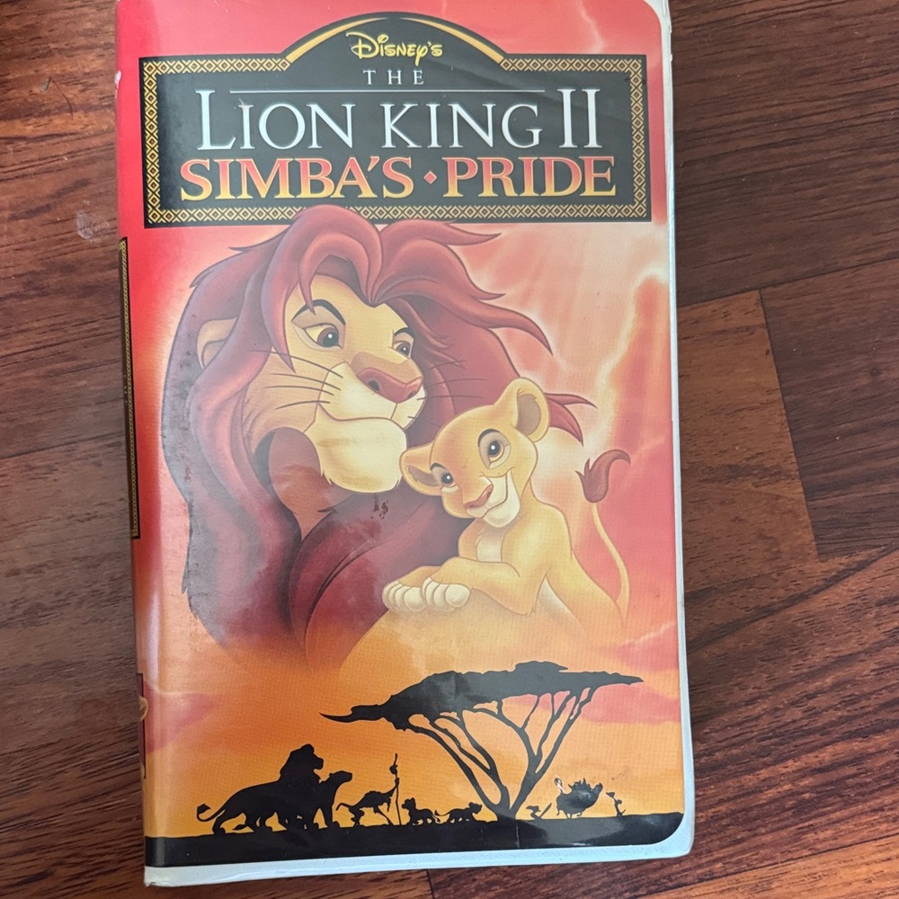 Disney The Lion King II: Simba's Pride Red VHS